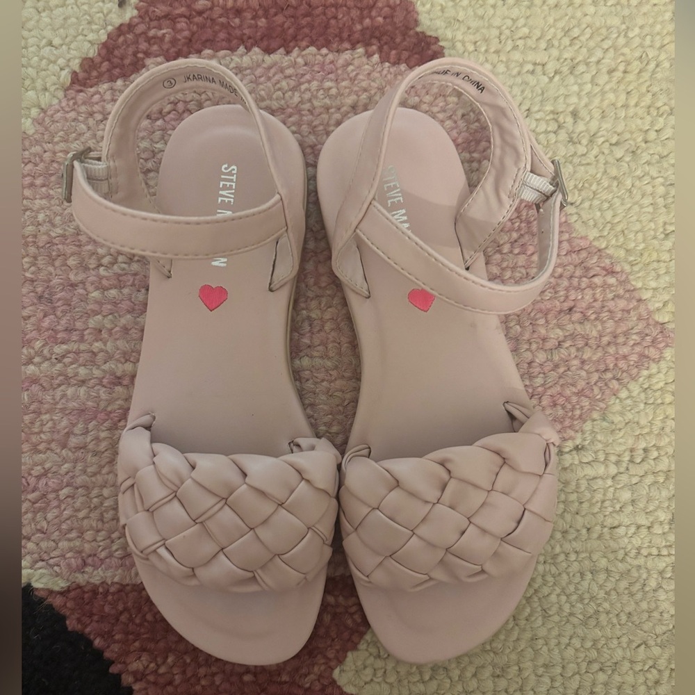Steve Madden girls size 3 light pink braided strappy flat sandals. Ankle strap.